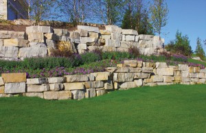 Lannon Weathered Edge Seamface Outcropping Landscape Stone