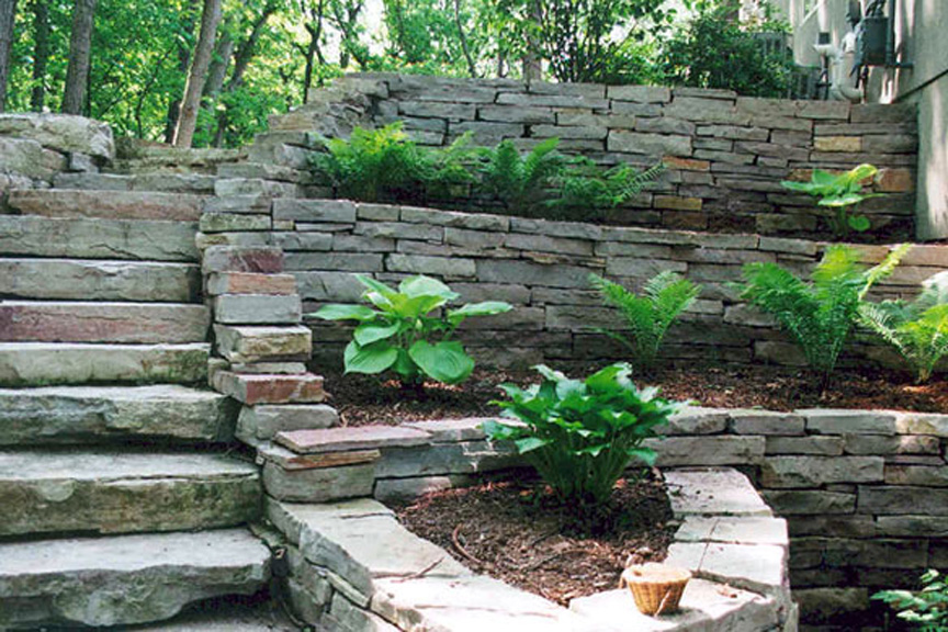 Chilton Splitface Natural Retaining Wall Stone at Benson Stone Co. in Rockford, IL