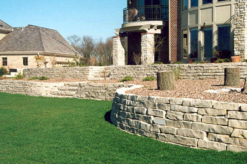 Lannon Splitface Natural Retaining Wall Stone at Benson Stone Co. in Rockford, IL